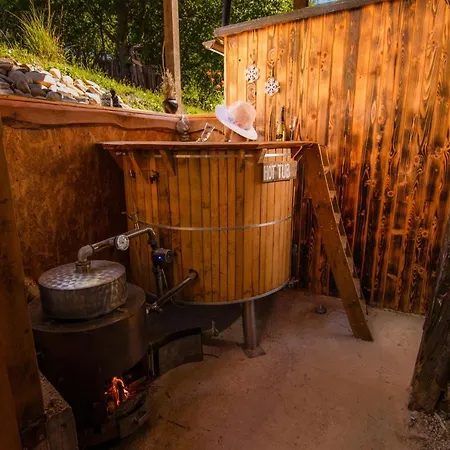 Panorama Glamping Visole