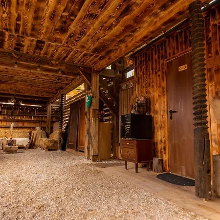 Panorama Glamping Visole キャンプ場 スロヴェンスカ・ビストリツァ